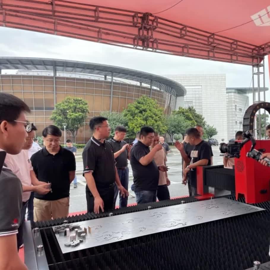 espectáculo de máquina de corte láser en Suzhou